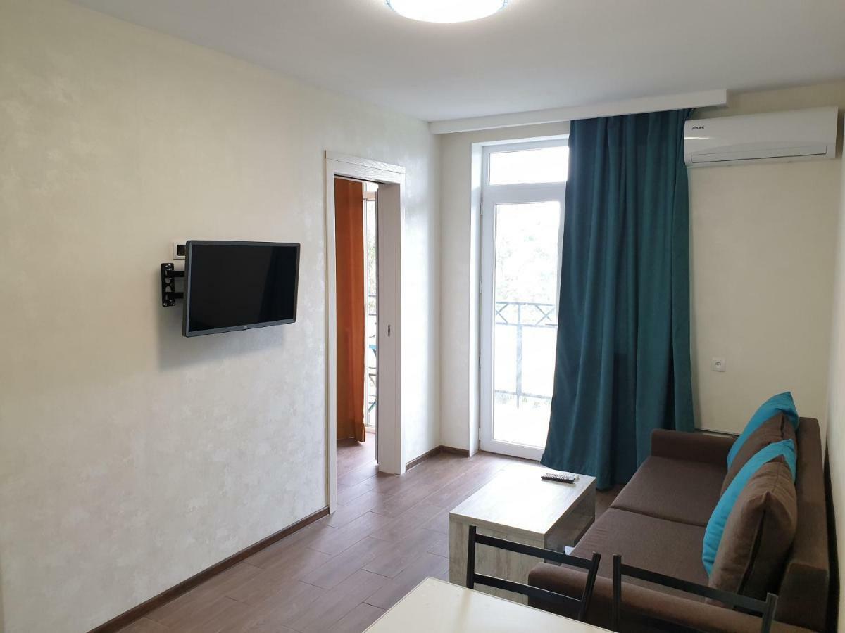Apartment Near The Beach Batumi-고니오 외부 사진