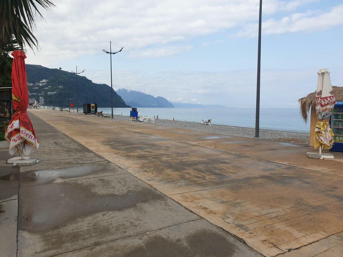 Apartment Near The Beach Batumi-고니오 외부 사진