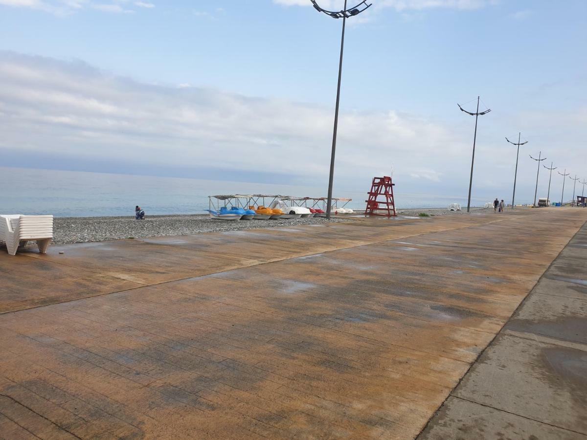Apartment Near The Beach Batumi-고니오 외부 사진